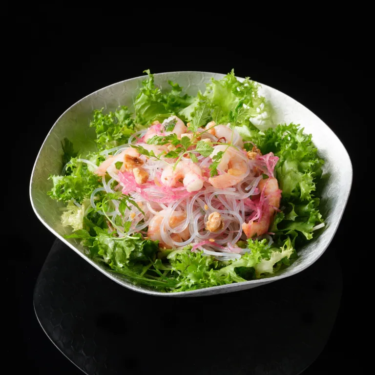 季節の食材を使ったGYO-KAI JINのさっぱりサラダ